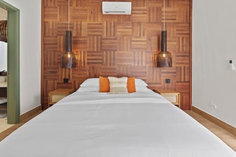 2 Bedroom Riverfront with Pool | In-room safe, blackout drapes, iron/ironing board, free WiFi