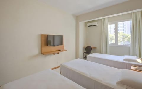 Standard Room, 2 Twin Beds | Desk, laptop workspace, free WiFi