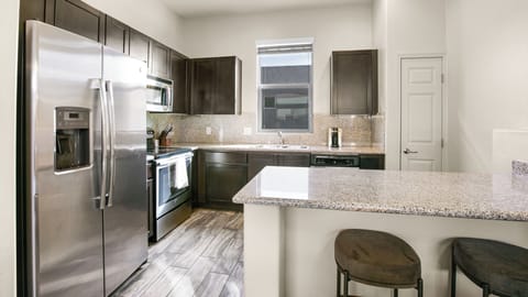 Apartment, 2 Bedrooms | Private kitchen | Full-size fridge, microwave, oven, stovetop