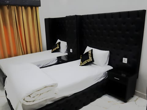 Deluxe Suite, City View | Free WiFi