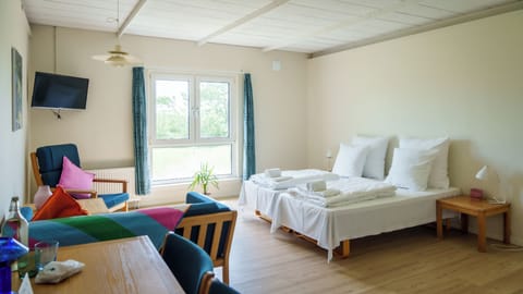 Classic Double or Twin Room | Premium bedding, iron/ironing board, free WiFi, bed sheets