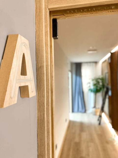 Laptop workspace, blackout drapes, iron/ironing board, free WiFi