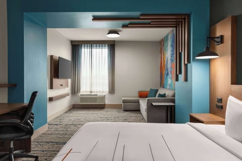 Suite, 1 King Bed, Non Smoking | 1 bedroom, premium bedding, free WiFi, bed sheets