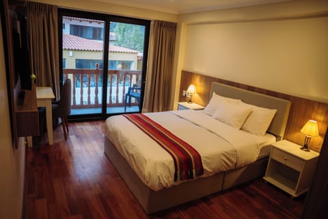 Superior Double Room, Balcony, Garden View | In-room safe, desk, laptop workspace, free WiFi