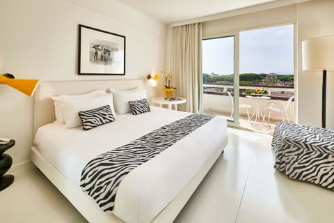 Deluxe Double Room | Premium bedding, down comforters, minibar, in-room safe