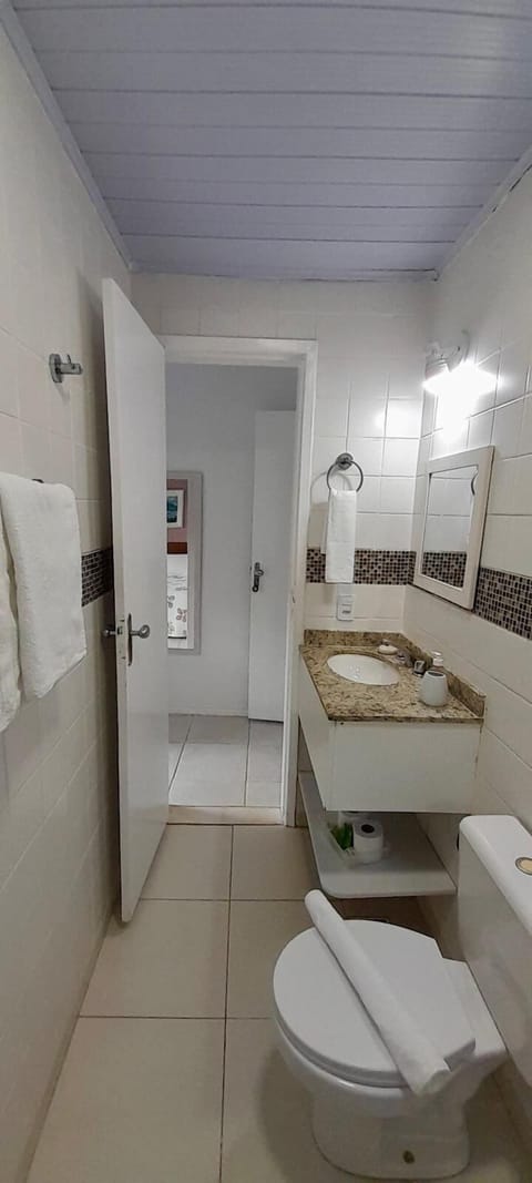 Suite, 1 Queen Bed (Beija Flor) | Bathroom | Shower, towels, toilet paper