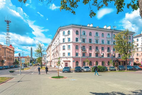 Apartment, Courtyard View | City view