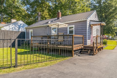 House, 2 Bedrooms | Exterior