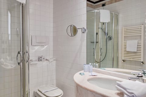 Double Room, Balcony, Sea View | Bathroom | Shower, rainfall showerhead, hair dryer, bidet