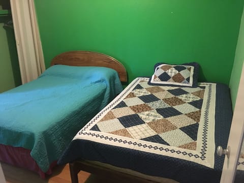 Deluxe Apartment, Garden View | 2 bedrooms, laptop workspace, iron/ironing board, free WiFi