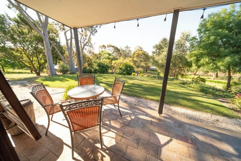 Basic Loft, Garden View | Terrace/patio