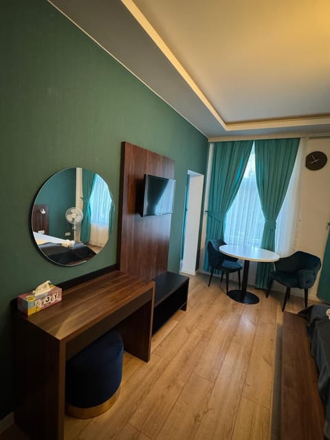 Deluxe Double Room, 1 Bedroom, Ensuite | Premium bedding, minibar, desk, laptop workspace