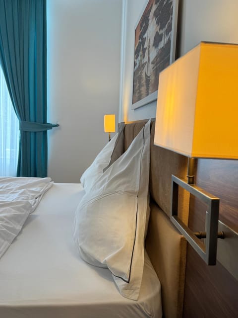 Deluxe Double Room, 1 Bedroom, Ensuite | Premium bedding, minibar, desk, laptop workspace