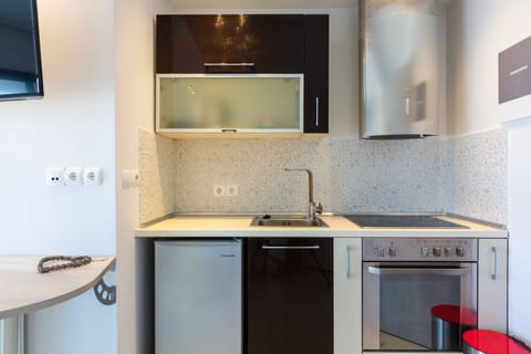 Luxury Studio Suite (VIP) | In-room safe, soundproofing, iron/ironing board, free WiFi