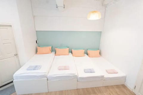 Family Double Room | Iron/ironing board, free WiFi, bed sheets