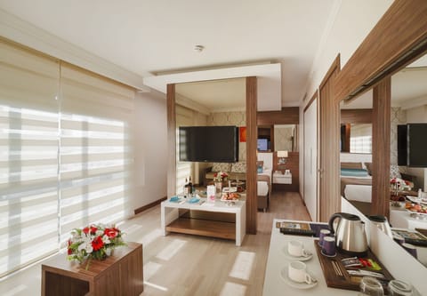 Suite, 2 Bedrooms, 2 Bathrooms (Sea Side) | Hypo-allergenic bedding, free minibar, in-room safe, blackout drapes