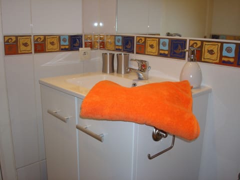 Standard Twin Room, Ensuite (Chambre recto) | Bathroom