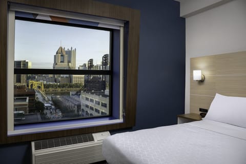 Suite, 1 King Bed | Premium bedding, in-room safe, desk, laptop workspace