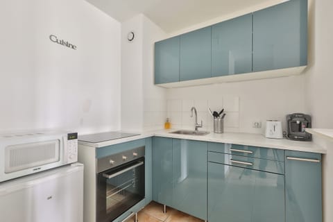 Comfort Apartment, Garden View | Private kitchen | Espresso maker, electric kettle, toaster