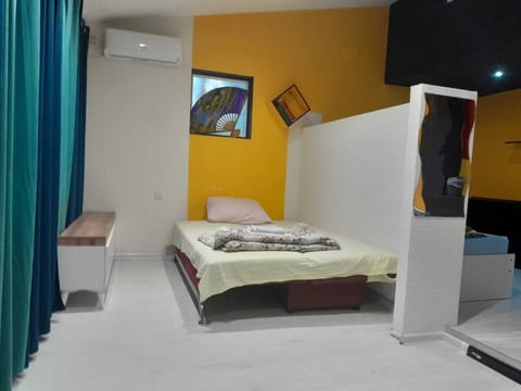 Shared Dormitory | Free WiFi, bed sheets