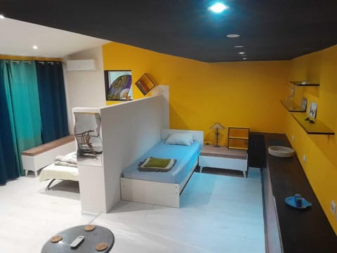 Shared Dormitory | Free WiFi, bed sheets