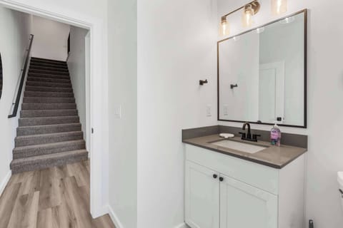 Condo, Multiple Beds, Balcony, Mountain View (Vintage Desert) | Interior