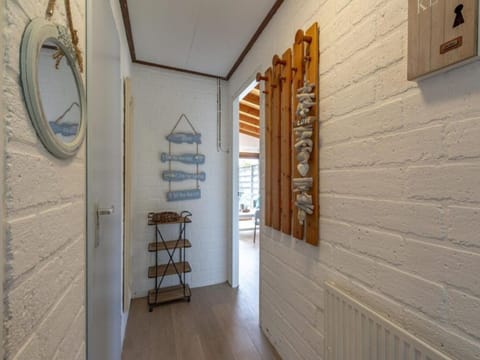 Classic Bungalow, 3 Bedrooms | Interior detail