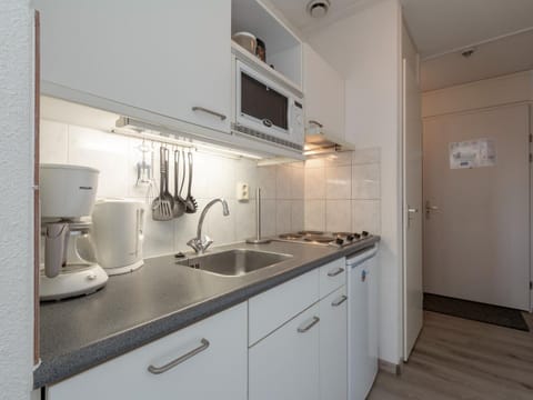 Comfort Apartment, 1 Bedroom | Private kitchen | Fridge, microwave, dishwasher, coffee/tea maker