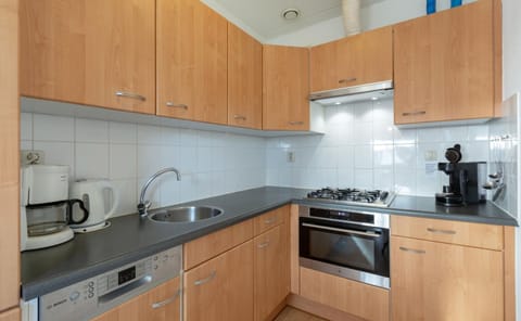 Apartment | Private kitchen | Fridge, microwave, dishwasher, coffee/tea maker