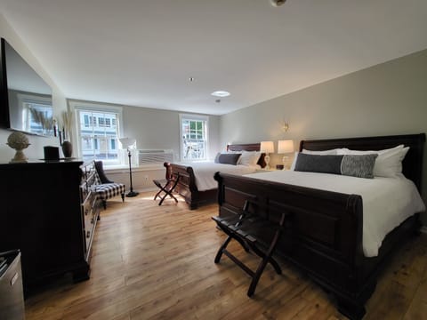 Main Inn - First Floor - 2 Queen Beds | Premium bedding, pillowtop beds, iron/ironing board, free WiFi