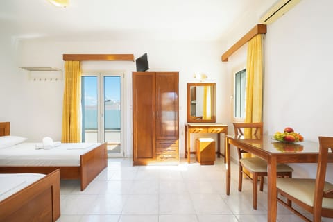 Studio, Sea View | In-room safe, soundproofing, iron/ironing board, free WiFi