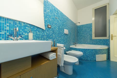 Standard Double Room, 1 Double Bed | Bathroom | Hair dryer, towels