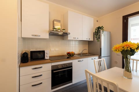 Comfort Apartment | Private kitchen | Fridge, microwave, oven, stovetop