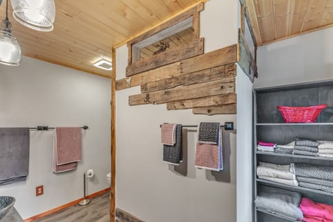 Cabin, 1 Bedroom | Interior