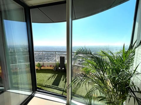 Classic Apartment | Balcony