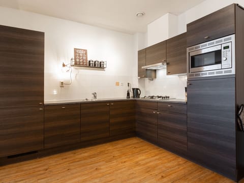 Comfort Apartment, 3 Bedrooms | Private kitchen | Oven, dishwasher, coffee/tea maker