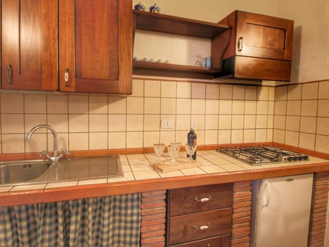 Luxury House, 3 Bedrooms | Private kitchen | Fridge