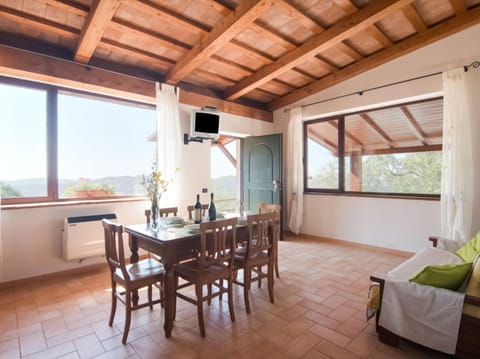 Luxury House, 3 Bedrooms | Living room