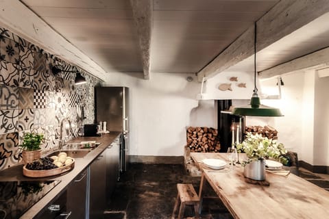 Condo, Balcony | 1 bedroom, premium bedding, iron/ironing board, cribs/infant beds