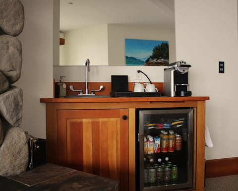 Presidential Suite, Ocean View | Free minibar items, in-room safe, individually decorated
