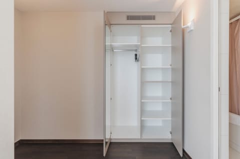 Deluxe Double Room | Hypo-allergenic bedding, desk, laptop workspace, free WiFi