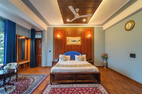 Premier Room | Premium bedding, memory foam beds, minibar, in-room safe