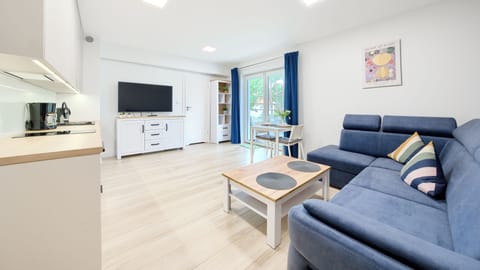 Apartament (11) | Living area | Flat-screen TV