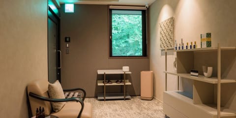 1 treatment room