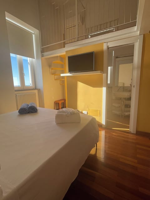 Deluxe Room | Frette Italian sheets, premium bedding, down comforters, free minibar