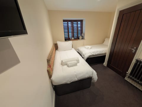 Comfort Twin Room | Iron/ironing board, free WiFi