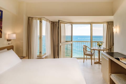 Standard Double or Twin Room, Sea View | Premium bedding, minibar, in-room safe, desk