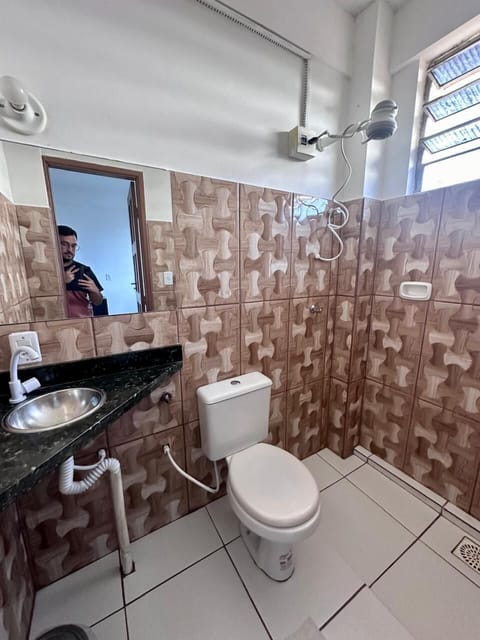 Economy Single Room | Bathroom | Shower, towels