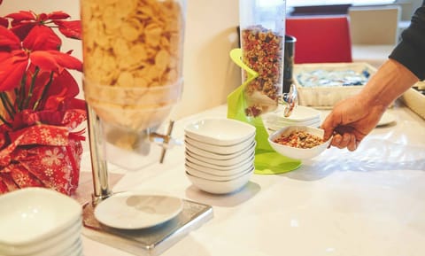 Free daily buffet breakfast