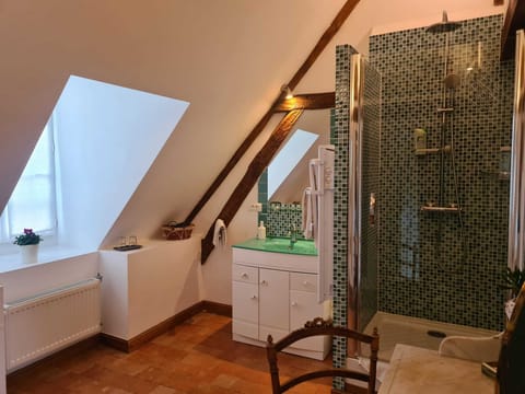 Deluxe Double Room, Park View | Bathroom